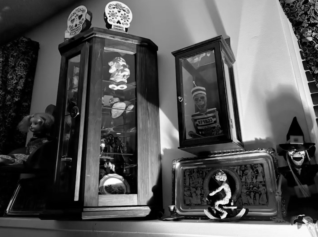 Ep 20 – The Dark Art of Curio&nbsp;Collecting